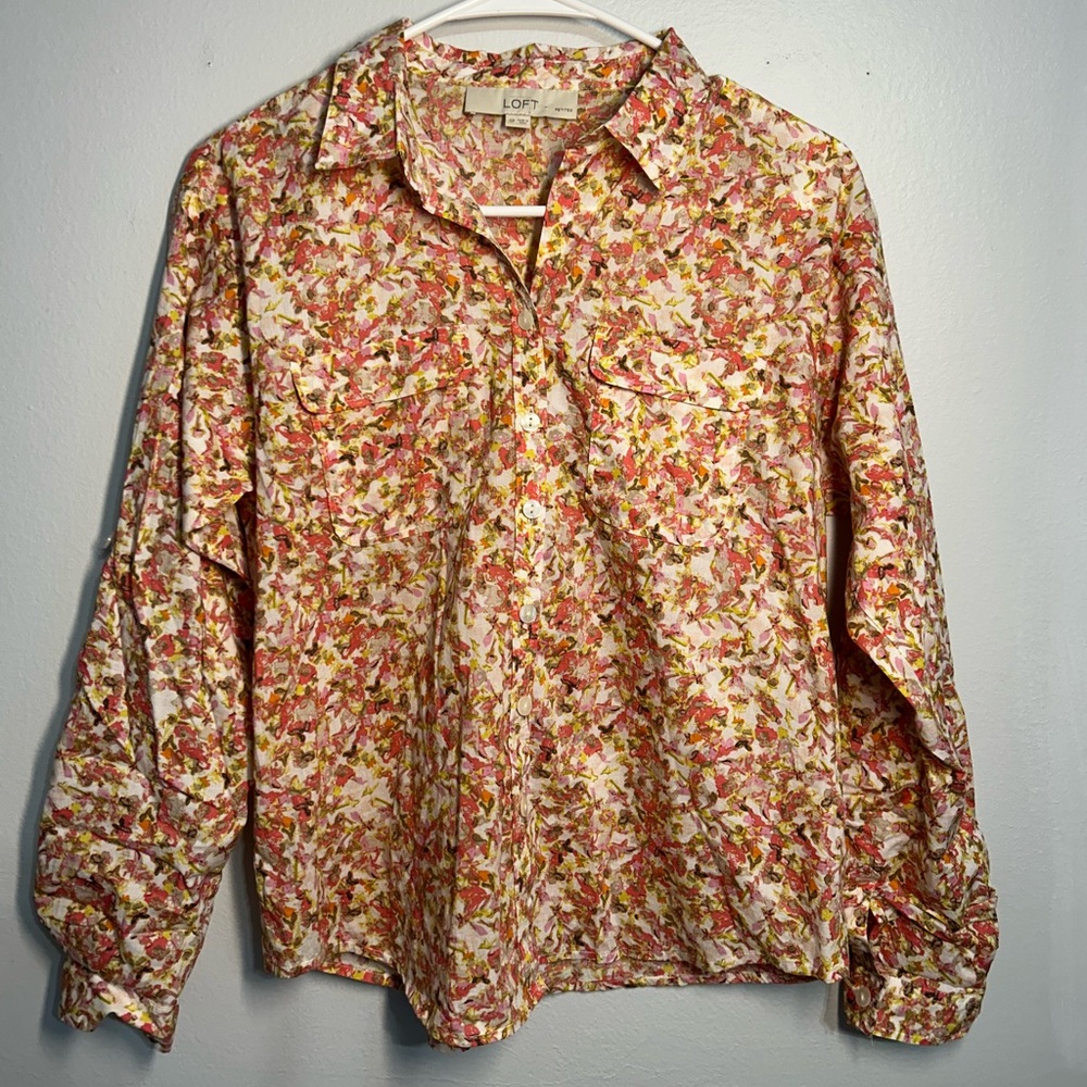 LOFT Women's Floral Button Down Shirt - petite small